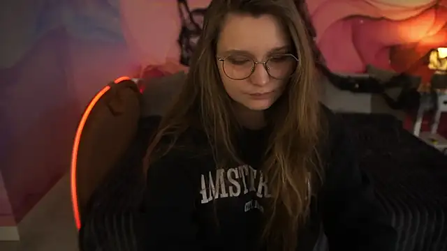 MagicPeachh  online show from October 2025 05:51:02 AM