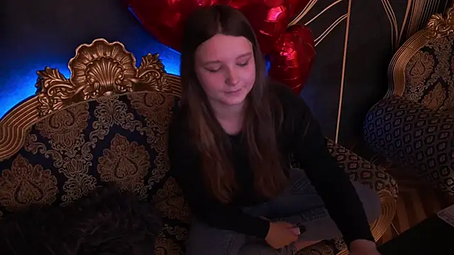 MagicPeachh  online show from February 2026 01:21:01 PM