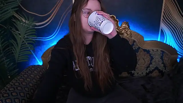 MagicPeachh  online show from November 2025 06:50:02 AM