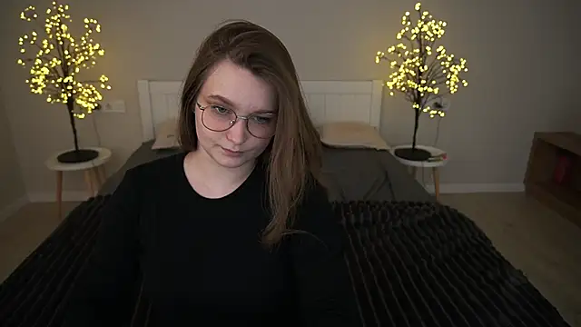 MagicPeachh  online show from October 2025 12:39:01 PM