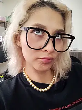 Snapshot of Ramona_Flower chatting on September 2025 09:11:01 PM Ramona Flower online show from September 2025 09:11:01 PM