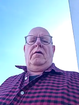 andrejoyfull64 online show from April 2026 11:22:02 AM