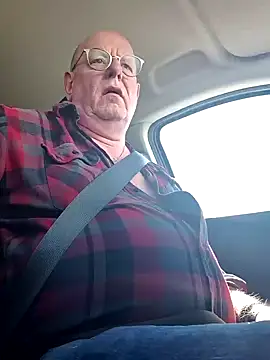 andrejoyfull64 online show from April 2026 11:25:01 AM