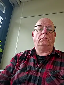 andrejoyfull64 online show from October 2025 01:19:01 PM