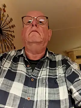 andrejoyfull64 online show from December 2025 04:06:01 PM