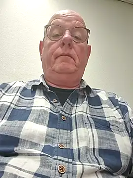 andrejoyfull64 online show from December 2025 07:22:01 AM