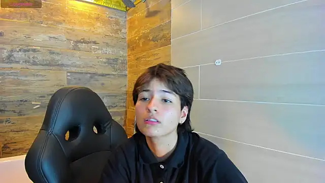 Snapshot of Bryce_Evans chatting on March 2025 06:29:02 PM Bryce Evans online show from March 2025 06:29:02 PM