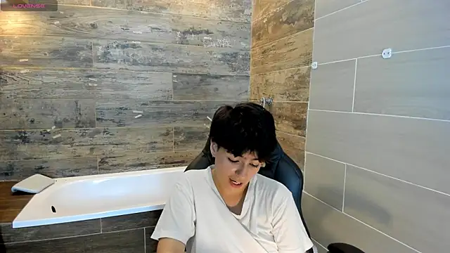 Snapshot of Bryce_Evans chatting on February 2025 08:36:01 PM Bryce Evans online show from February 2025 08:36:01 PM