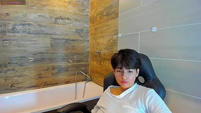 Snapshot of Bryce_Evans chatting on March 2025 12:01:02 AM Bryce Evans online show from March 2025 12:01:02 AM