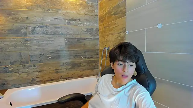 Snapshot of Bryce_Evans chatting on March 2025 04:30:01 PM Bryce Evans online show from March 2025 04:30:01 PM