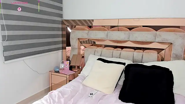 CamiiLovers online show from November 2025 01:09:02 AM