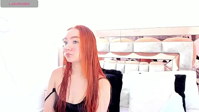 CamiiLovers online show from November 2025 05:38:01 PM