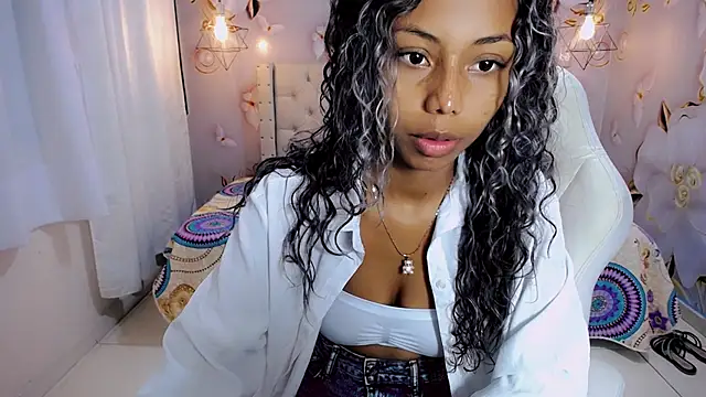 Snapshot of jasmin_brunette_ chatting on February 2025 11:44:02 AM jasmin brunette online show from February 2025 11:44:02 AM