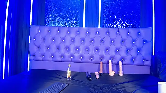 Snapshot of Malory_Cortez chatting on November 2025 12:10:02 AM Malory Cortez online show from November 2025 12:10:02 AM