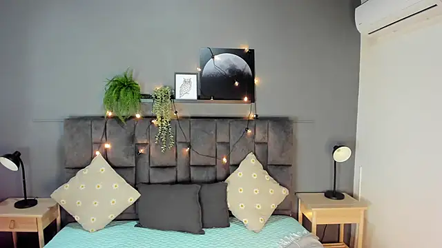 Snapshot of LilithSmith_ chatting on November 2025 11:36:01 AM LilithSmith online show from November 2025 11:36:01 AM