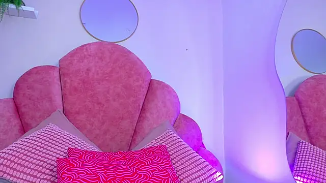 Snapshot of LilithSmith_ chatting on November 2025 11:36:01 AM LilithSmith online show from November 2025 11:36:01 AM