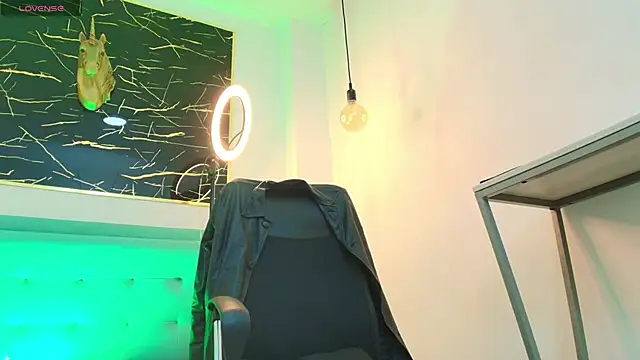 Bella salvatore online show from November 2025 05:46:01 PM