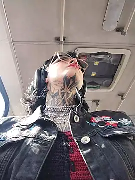 taaylor33 online show from February 2026 08:19:02 PM