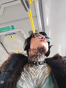 taaylor33 online show from March 2026 04:44:01 PM