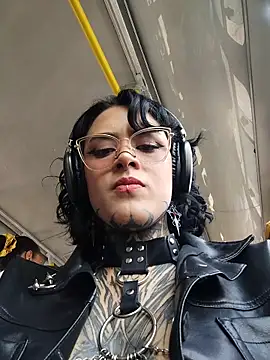 taaylor33 online show from March 2026 03:31:02 PM