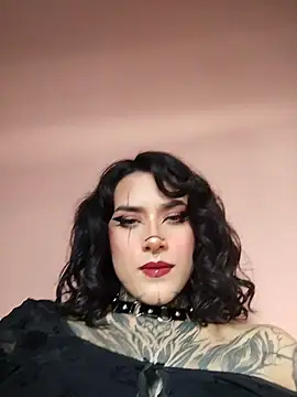 taaylor33 online show from December 2025 10:01:02 PM