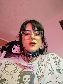 taaylor33 online show from March 2026 12:20:01 AM