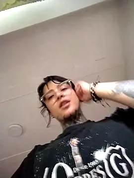 Snapshot of taaylor33 chatting on December 2025 10:48:01 PM taaylor33 online show from December 2025 10:48:01 PM