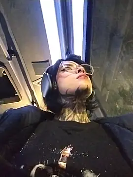 taaylor33 online show from March 2026 12:05:01 AM