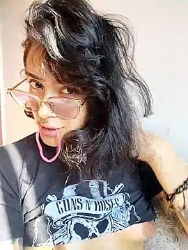 taaylor33 online show from November 2025 08:40:02 PM