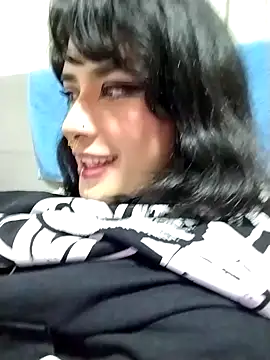 taaylor33 online show from November 2025 05:11:01 AM