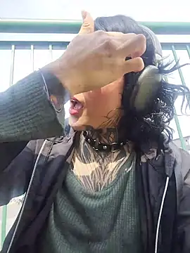 taaylor33 online show from February 2026 07:57:02 PM