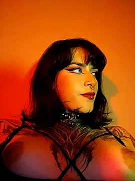 taaylor33 online show from November 2025 05:33:02 AM