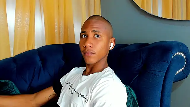 Snapshot of Ethan_Fox11 chatting on March 2025 01:51:01 PM Ethan Fox11 online show from March 2025 01:51:01 PM