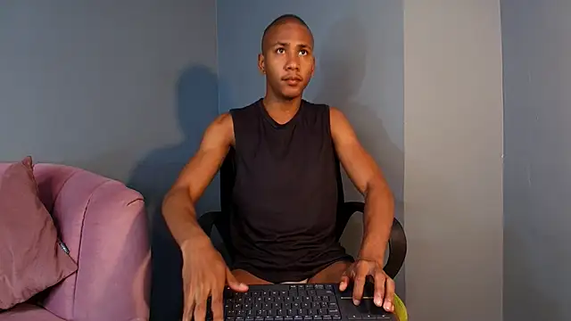 Snapshot of Ethan_Fox11 chatting on February 2025 02:09:02 PM Ethan Fox11 online show from February 2025 02:09:02 PM