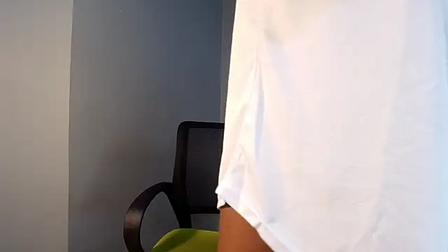 Snapshot of Ethan_Fox11 chatting on February 2025 02:11:02 PM Ethan Fox11 online show from February 2025 02:11:02 PM