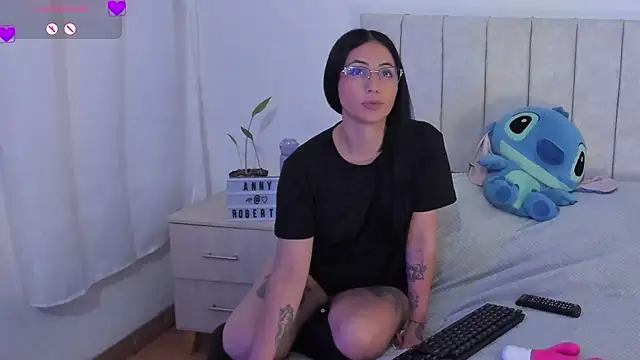 anny roberts online show from November 2025 10:21:02 PM