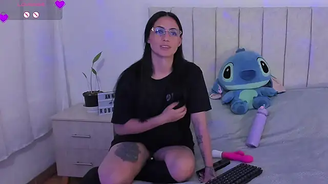 anny roberts online show from November 2025 10:09:02 PM