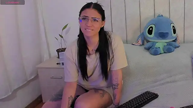 anny roberts online show from November 2025 10:21:02 PM