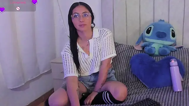 Snapshot of anny_roberts chatting on December 2025 11:18:01 PM anny roberts online show from December 2025 11:18:01 PM