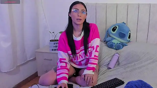 Snapshot of anny_roberts chatting on December 2025 09:15:01 PM anny roberts online show from December 2025 09:15:01 PM