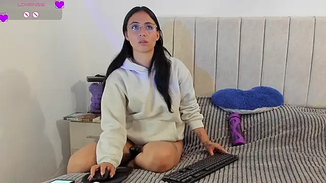 anny roberts online show from March 2026 09:11:01 PM