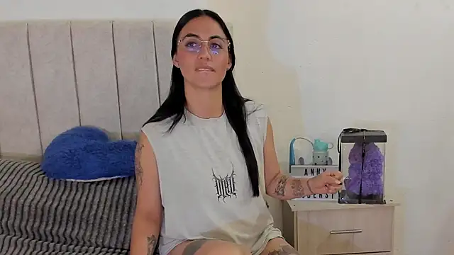 anny roberts online show from June 2026 01:27:01 PM