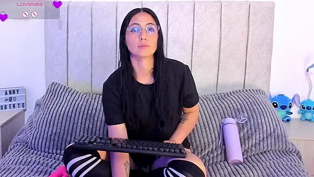 anny roberts online show from November 2025 11:08:02 PM