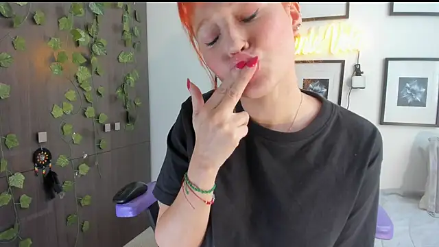 Annie Velas  online show from July 2026 07:53:02 PM