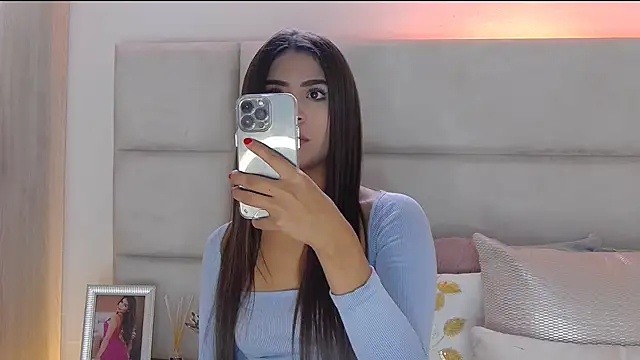 HaileyBaldwin online show from January 2025 07:27:02 PM