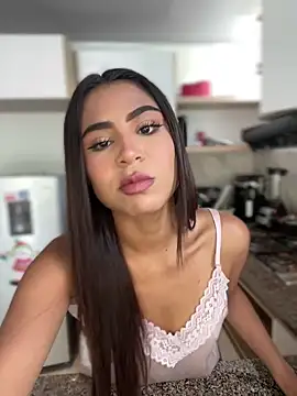 HaileyBaldwin online show from January 2025 07:18:02 PM