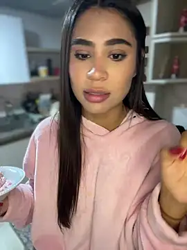 HaileyBaldwin online show from January 2025 05:24:01 AM