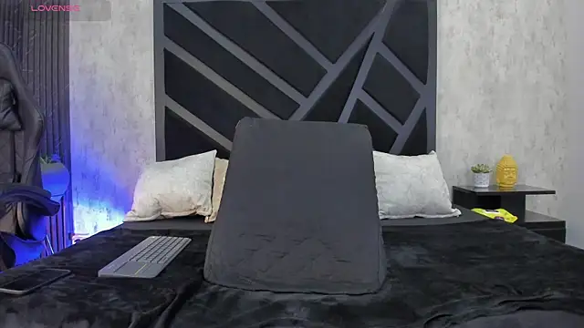 Johan Williams 07 online show from July 2026 03:23:01 AM