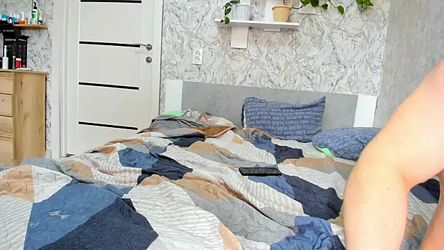 Snapshot of Sexy_room chatting on April 2026 06:19:01 AM Sexy room online show from April 2026 06:19:01 AM