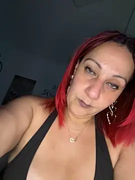 Snapshot of DeeLight124 chatting on October 2025 04:44:02 AM DeeLight124 online show from October 2025 04:44:02 AM